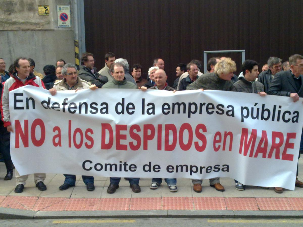 Trabajadores de Mare protestan la semana pasada ante el Parlamento de Cantabria